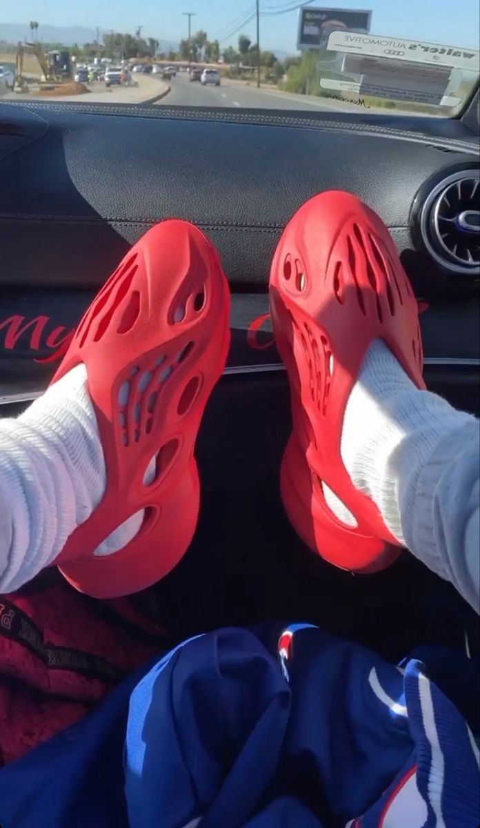 ADIDAS YEEZY FOAM RUNNER VERMILLION