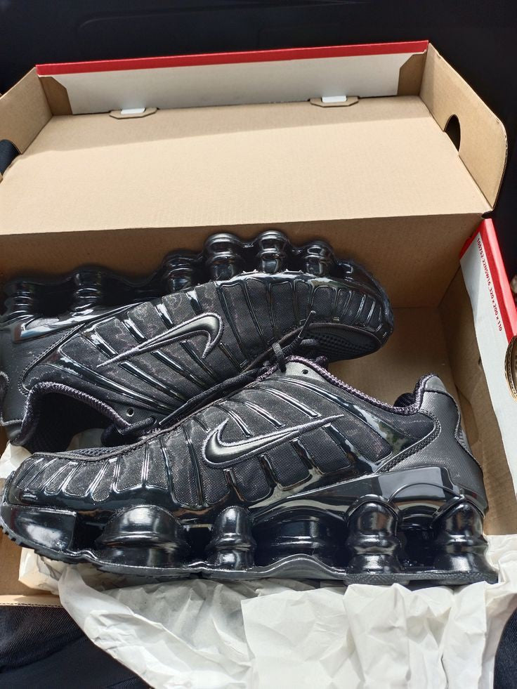 NIKE  AIRMAX SHOX TL TRIPPLE BLACK