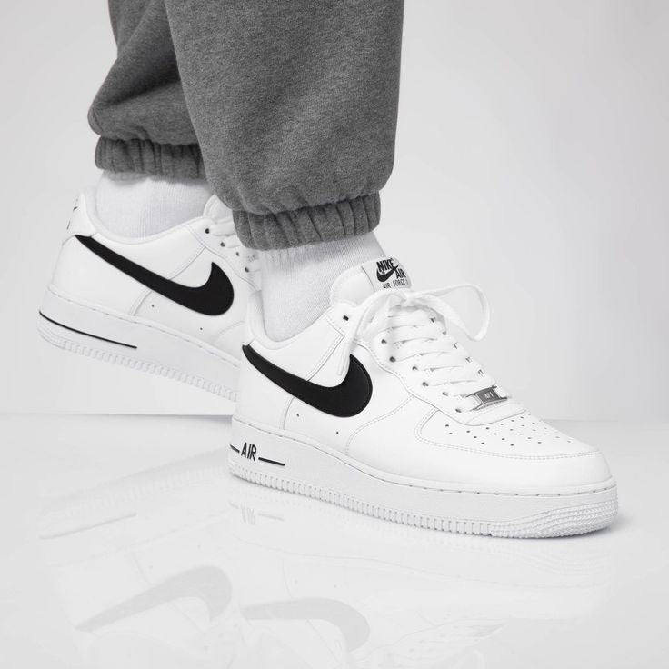 NIKE AIRFORCE 07 BLACK SWOOSH