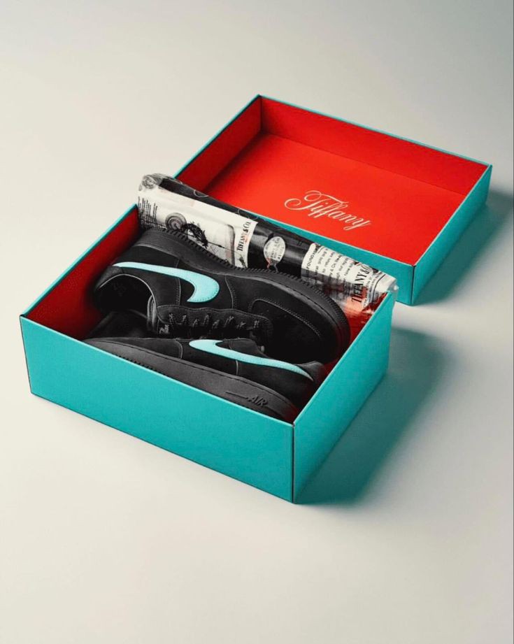 NIKE AIRFORCE 1 LOW X TIFFANY.CO   U.A