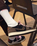 TRAVIS SCOTT x AIR JORDAN 1 LOW MOCHA