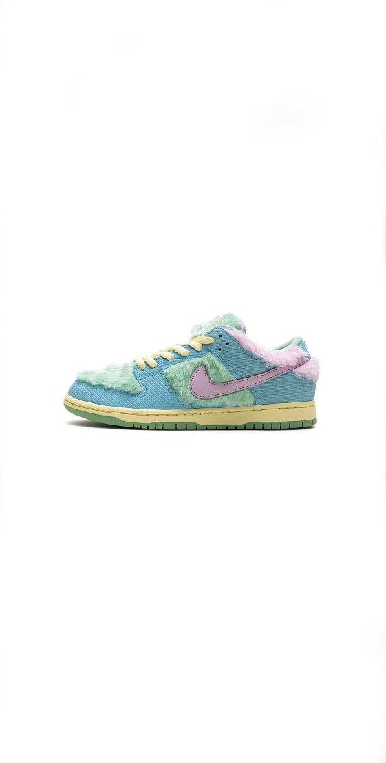 NIKE SB DUNK LOW X VERDY VISTY