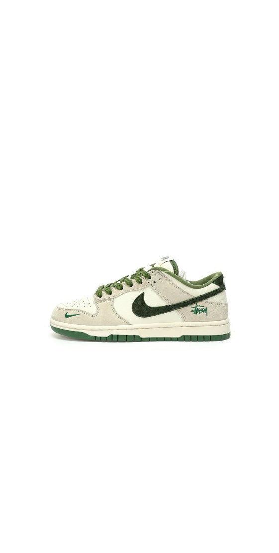 NIKE SB DUNK STUSSY LOW