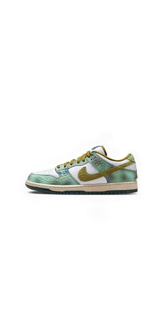 NIKE SB DUNK LOW ALEXIS SABLONE CHAMELEON