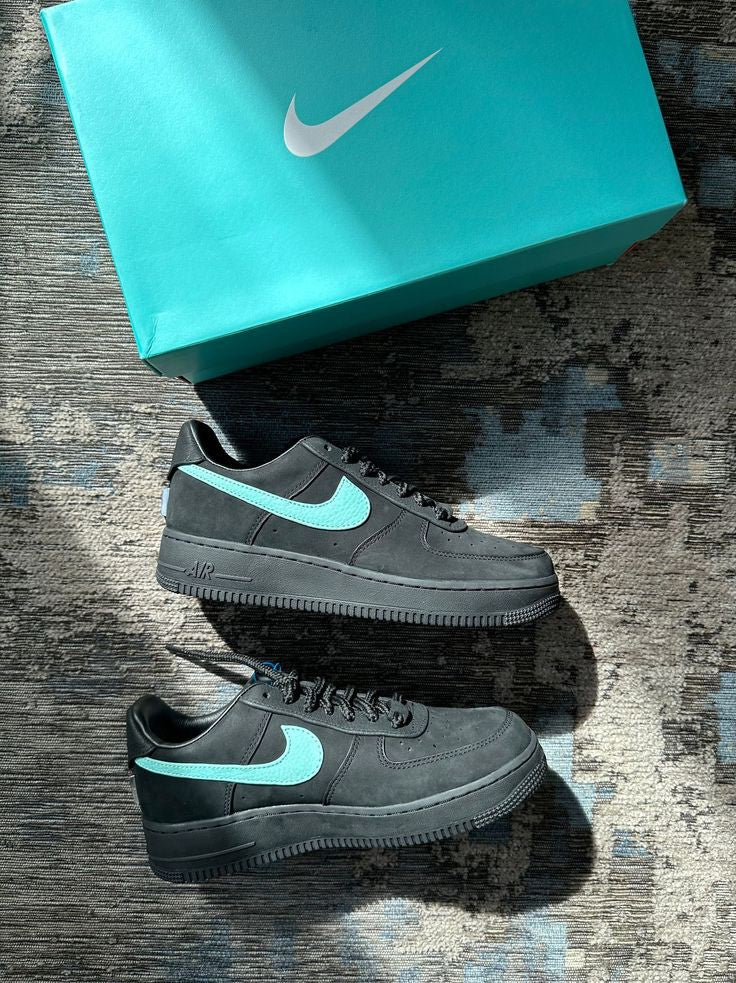 NIKE AIRFORCE 1 LOW X TIFFANY.CO   U.A