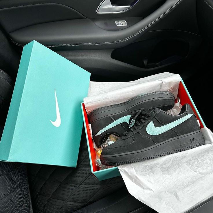 NIKE AIRFORCE 1 LOW X TIFFANY.CO   U.A