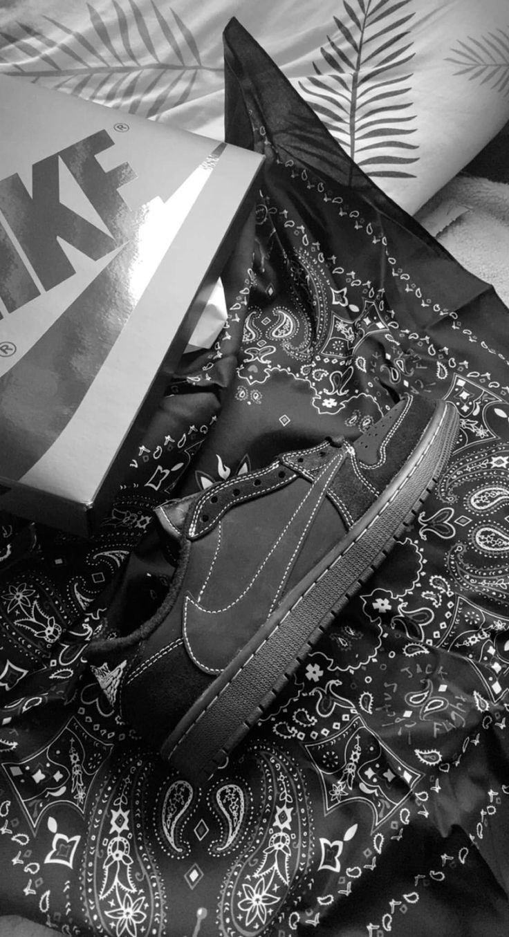 JORDAN 1 LOW X TRAVIS SCOTT  BLACK PHANTOM U.A
