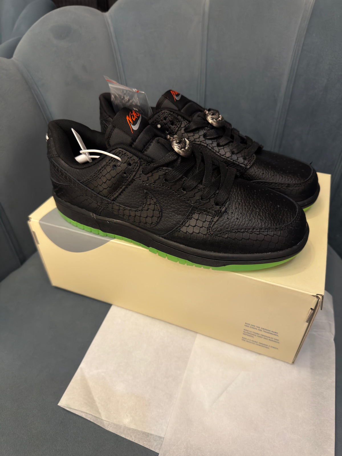 NIKE SB DUNK HALLOWEEN