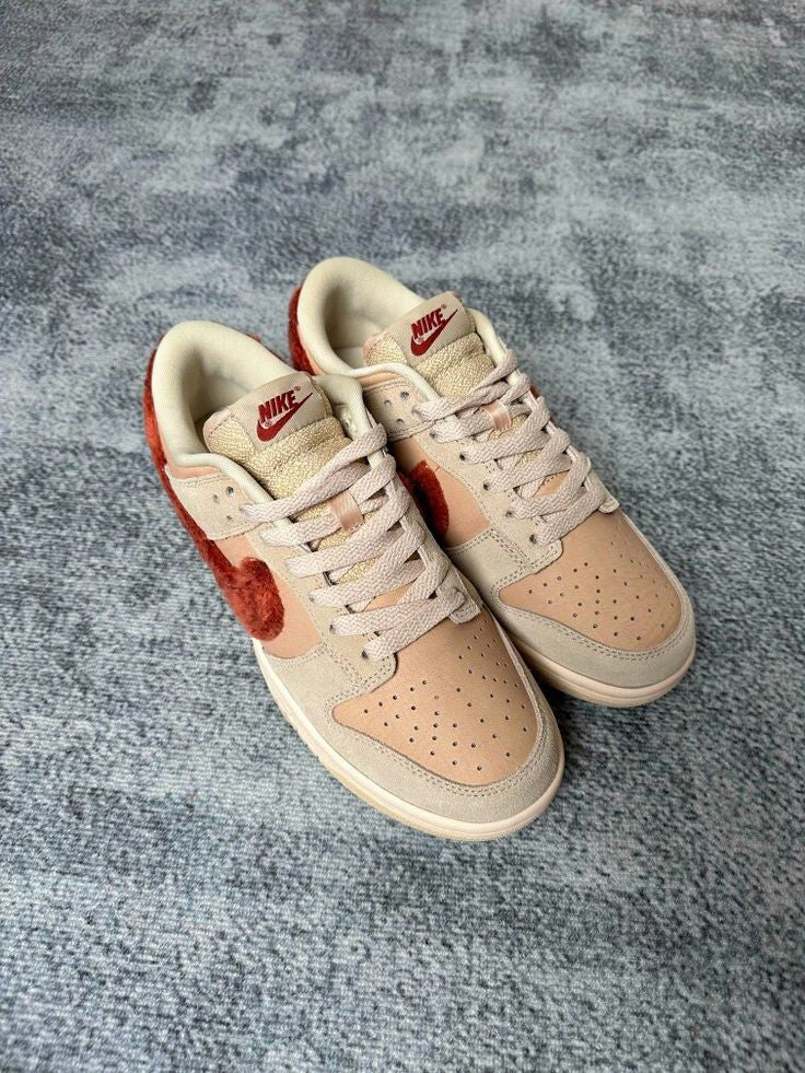 NIKE SB DUNK LOW TERRY SWOOSH