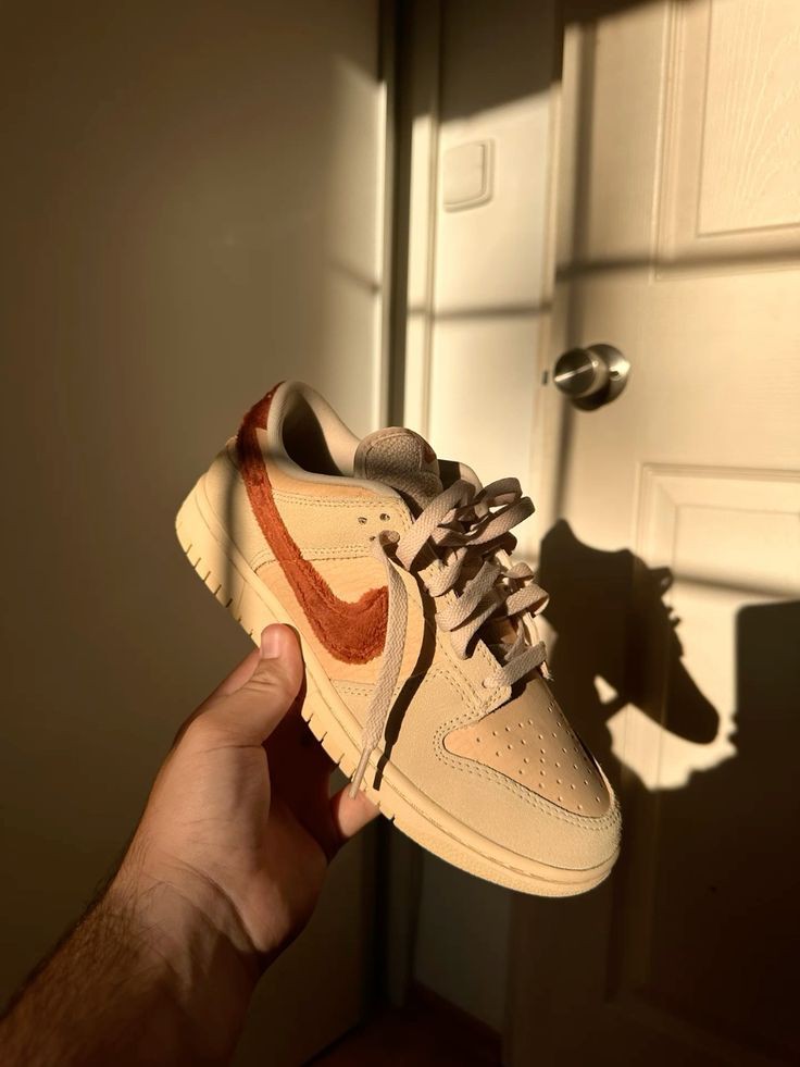 NIKE SB DUNK LOW TERRY SWOOSH