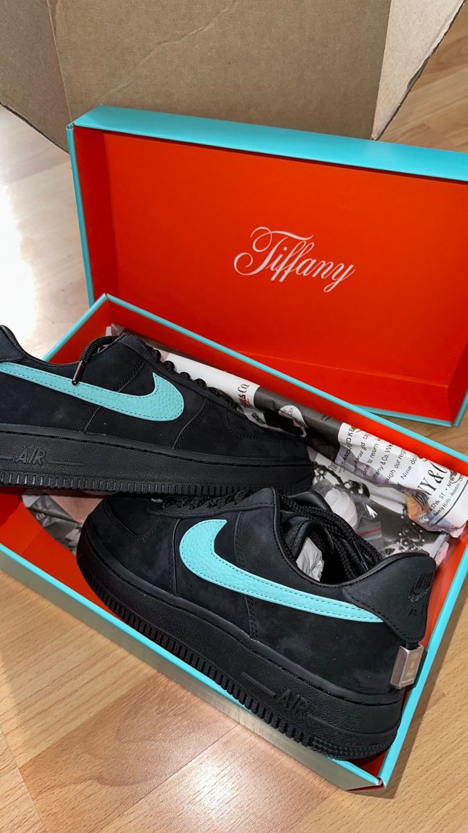 NIKE AIRFORCE 1 LOW X TIFFANY.CO   U.A