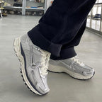 NIKE VOMERO 5 PHOTON DUST