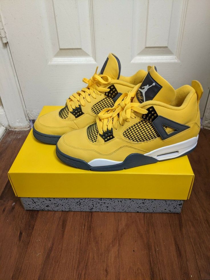 AIR JORDAN RETRO  4 LIGHTNING UA QUALITY
