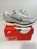 NIKE VOMERO 5 PHOTON DUST