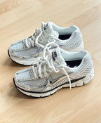 NIKE VOMERO 5 PHOTON DUST