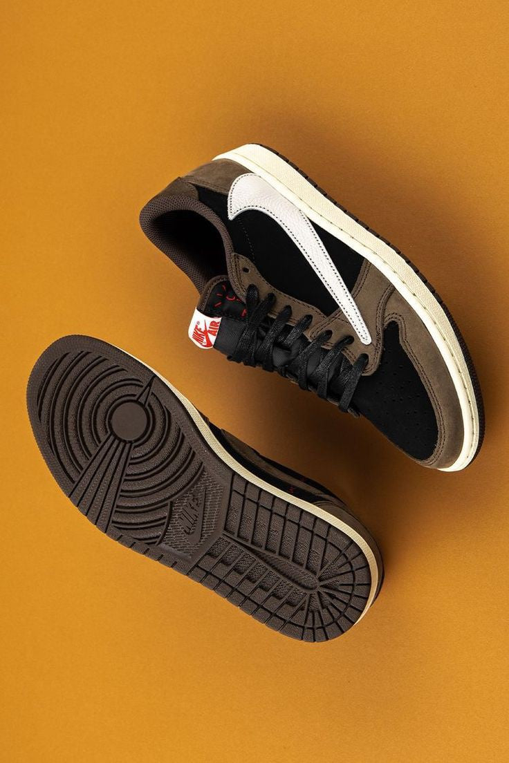 TRAVIS SCOTT x AIR JORDAN 1 LOW MOCHA
