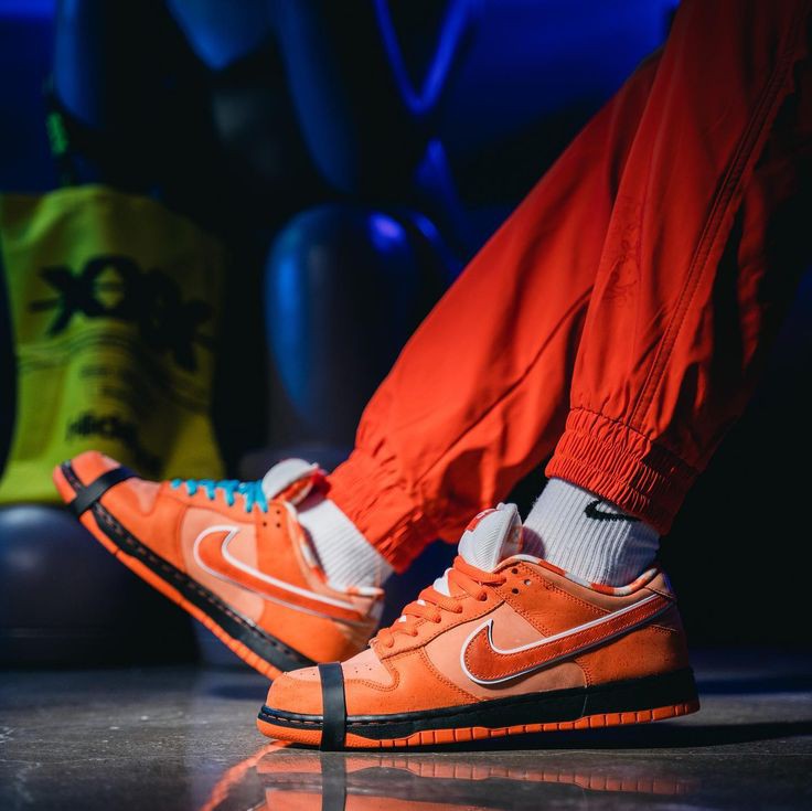 NIKE SB DUNK LOW LOBSTER ORANGE