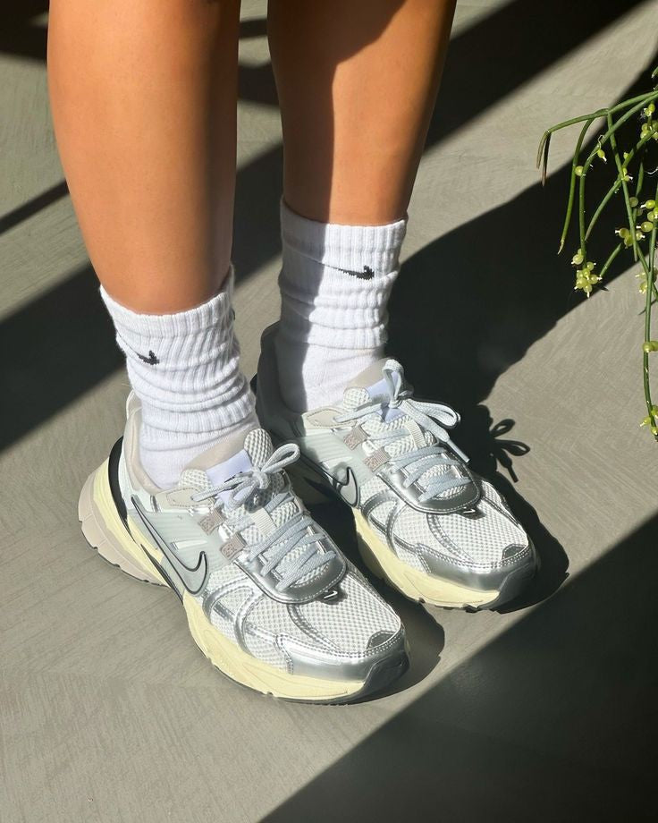 NIKE V2K RUN SILVER METALLIC
