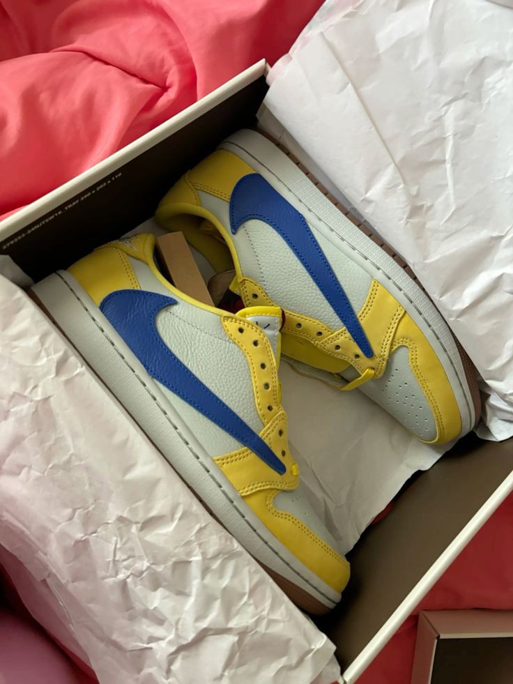 TRAVIS SCOTT X AIR JORDAN 1 RETRO LOW OG SP CANARY SEMI UA QUALITY