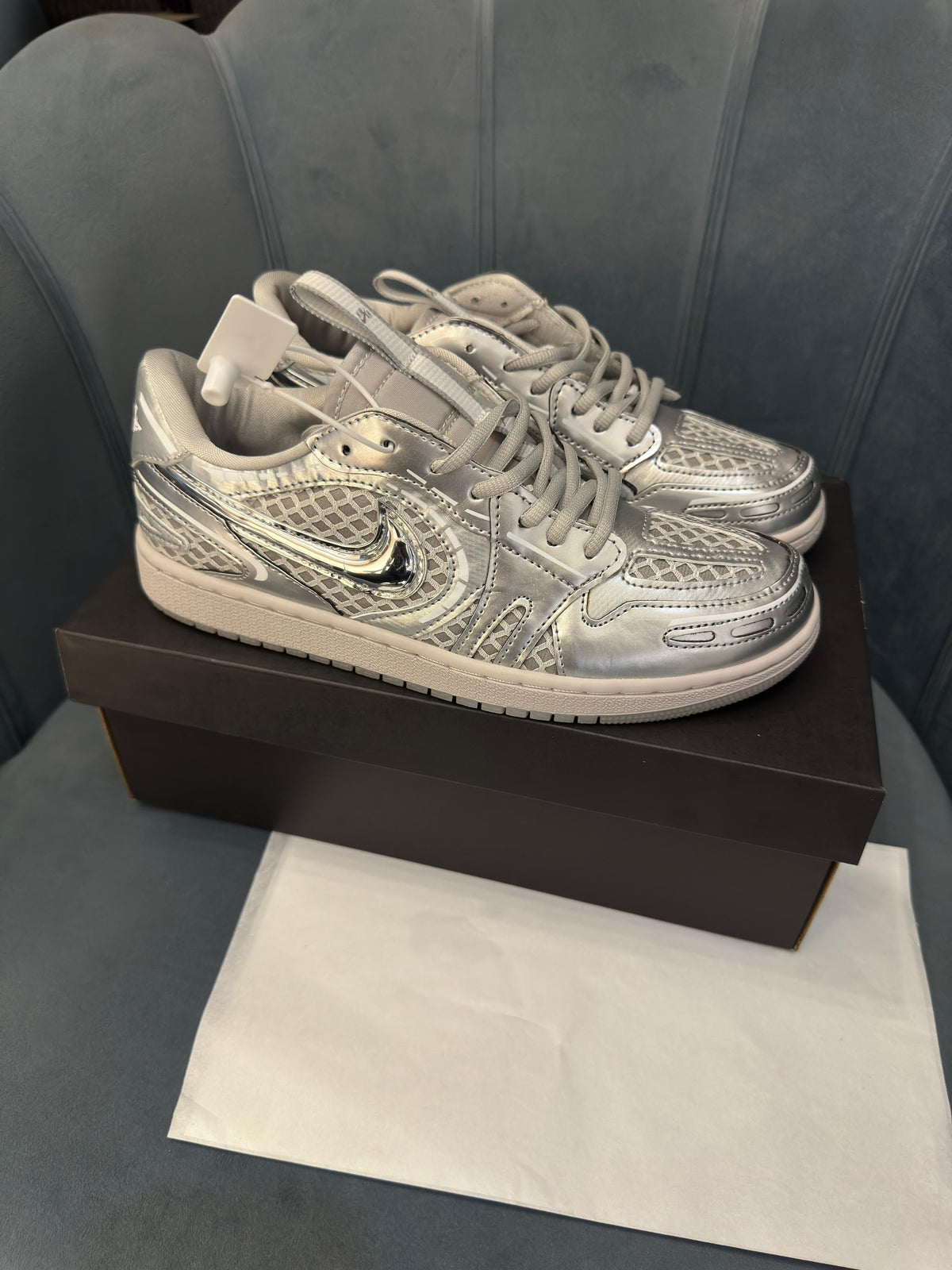 AIR JORDAN 1 LOW METHORD OF MAKE V3 METALLIC SILVER