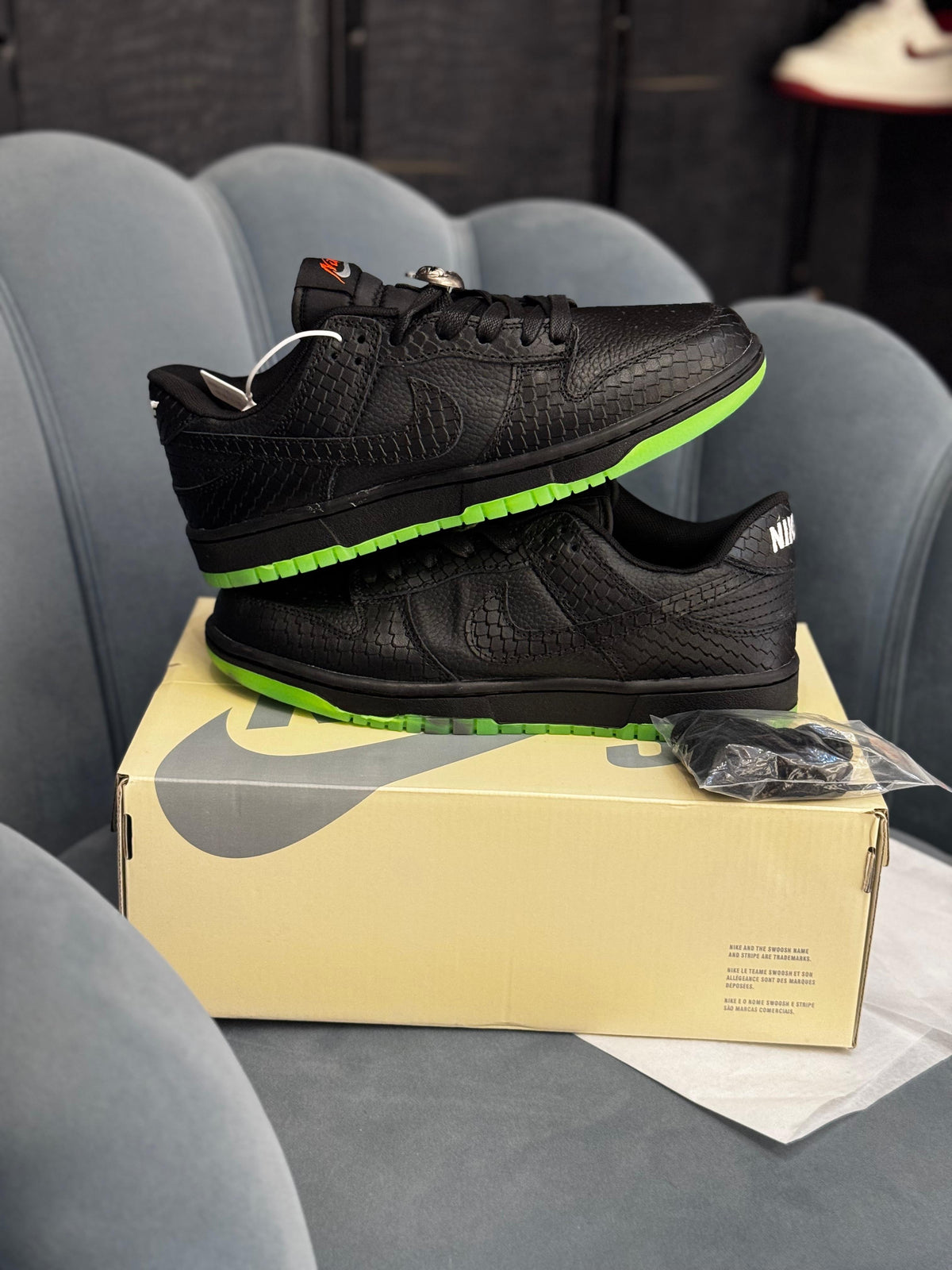 NIKE SB DUNK HALLOWEEN