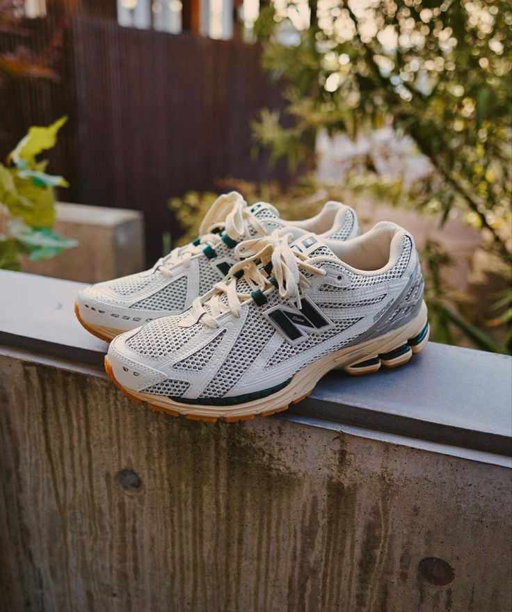 NEW BALANCE 1906R SEASALT GREEN CREAM