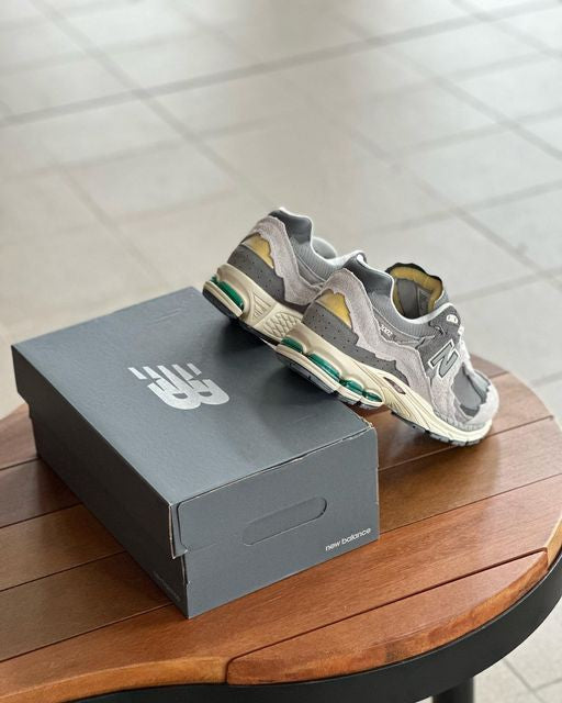 NEW BALANCE 2002R RAIN CLOUD