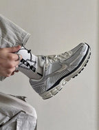 NIKE VOMERO 5 PHOTON DUST