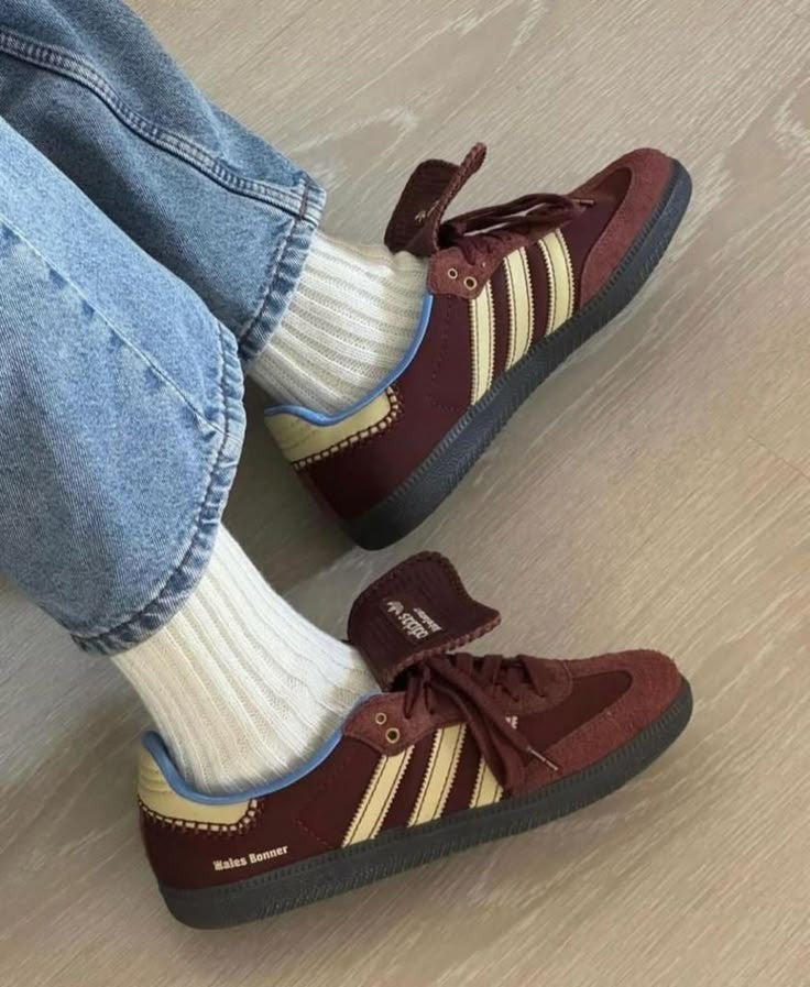 ADIDAS  WALES BONER BURGUNDY