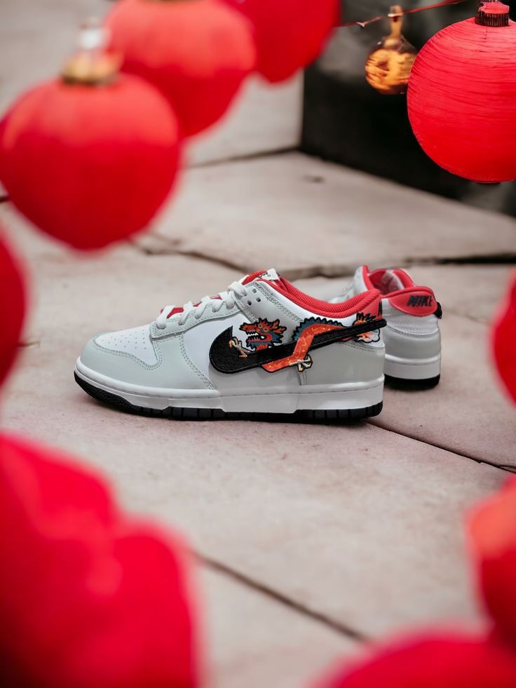 NIKE DUNK lOW X YEAR OF DRAGON