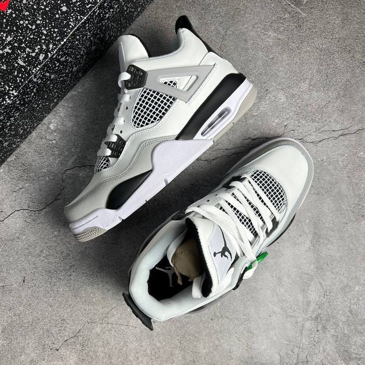 AIR JORDAN RETRO 4 MILITARY BLACK