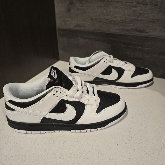 NIKE SB DUNK LOW REVERSE PANDA