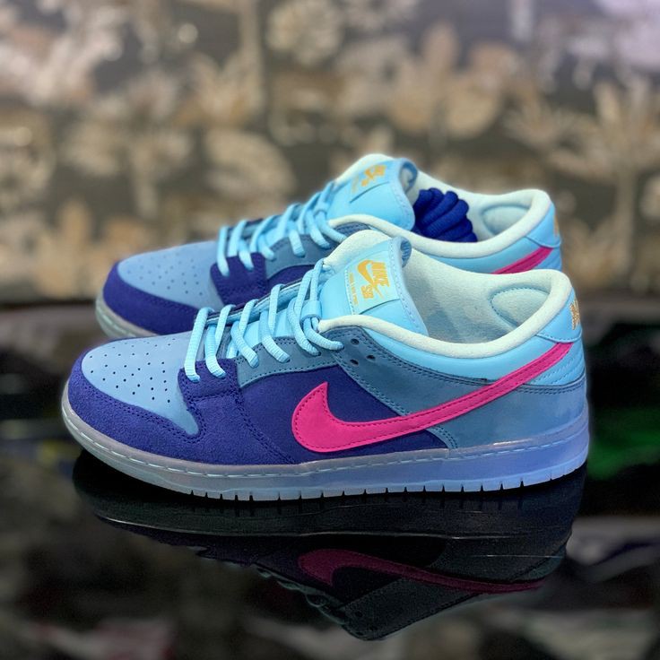 NIKE SB DUNK X RUN THE JEWELS