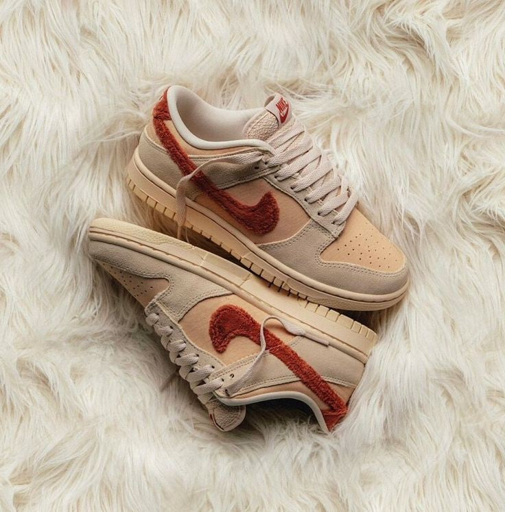 NIKE SB DUNK LOW TERRY SWOOSH