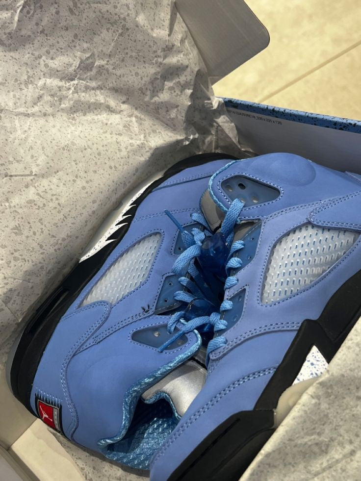 AIR JORDAN RETRO 5 UNC