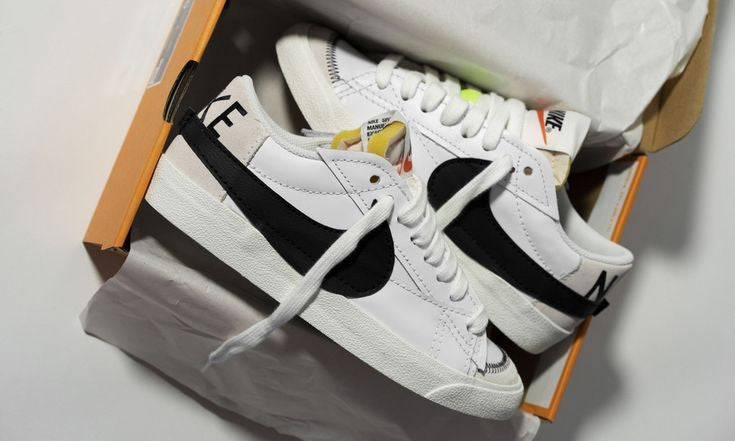 NIKE BLAZER LOW 77 X JUMBO SWOOSH