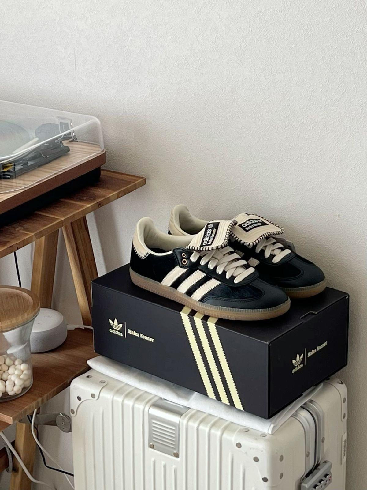 Adidas samba wales bonner black
