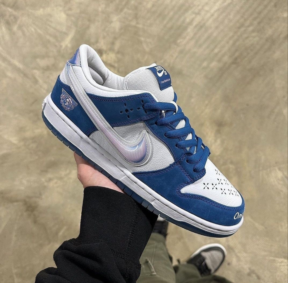 NIKE SB DUNK X RAISED