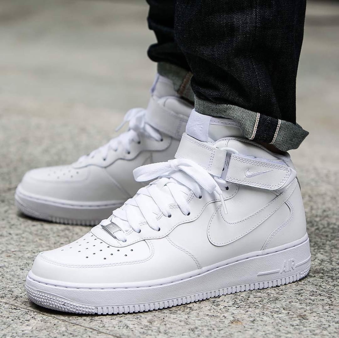 NIKE AIRFORCE 1 MID HIGH