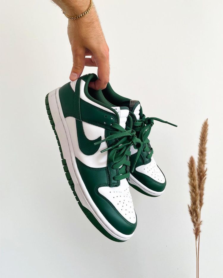 NIKE SB DUNK LOW VARSITY GREEN
