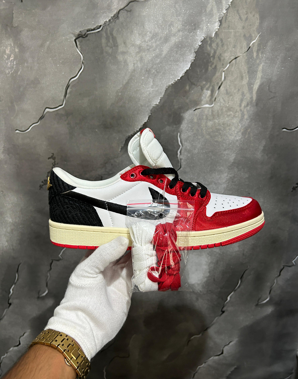 NIKE AIR JORDAN LOW X TROPHY ROOM SAIL AND VARSITY