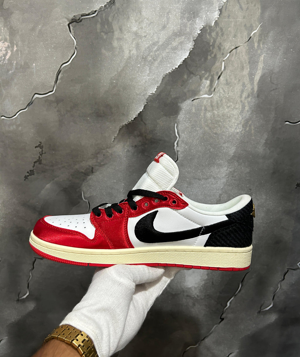 NIKE AIR JORDAN LOW X TROPHY ROOM SAIL AND VARSITY