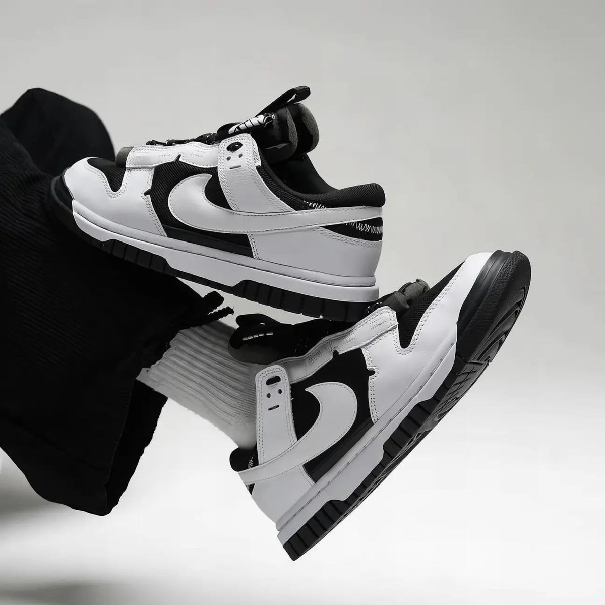 NIKE SB DUNK REVERSE PANDA