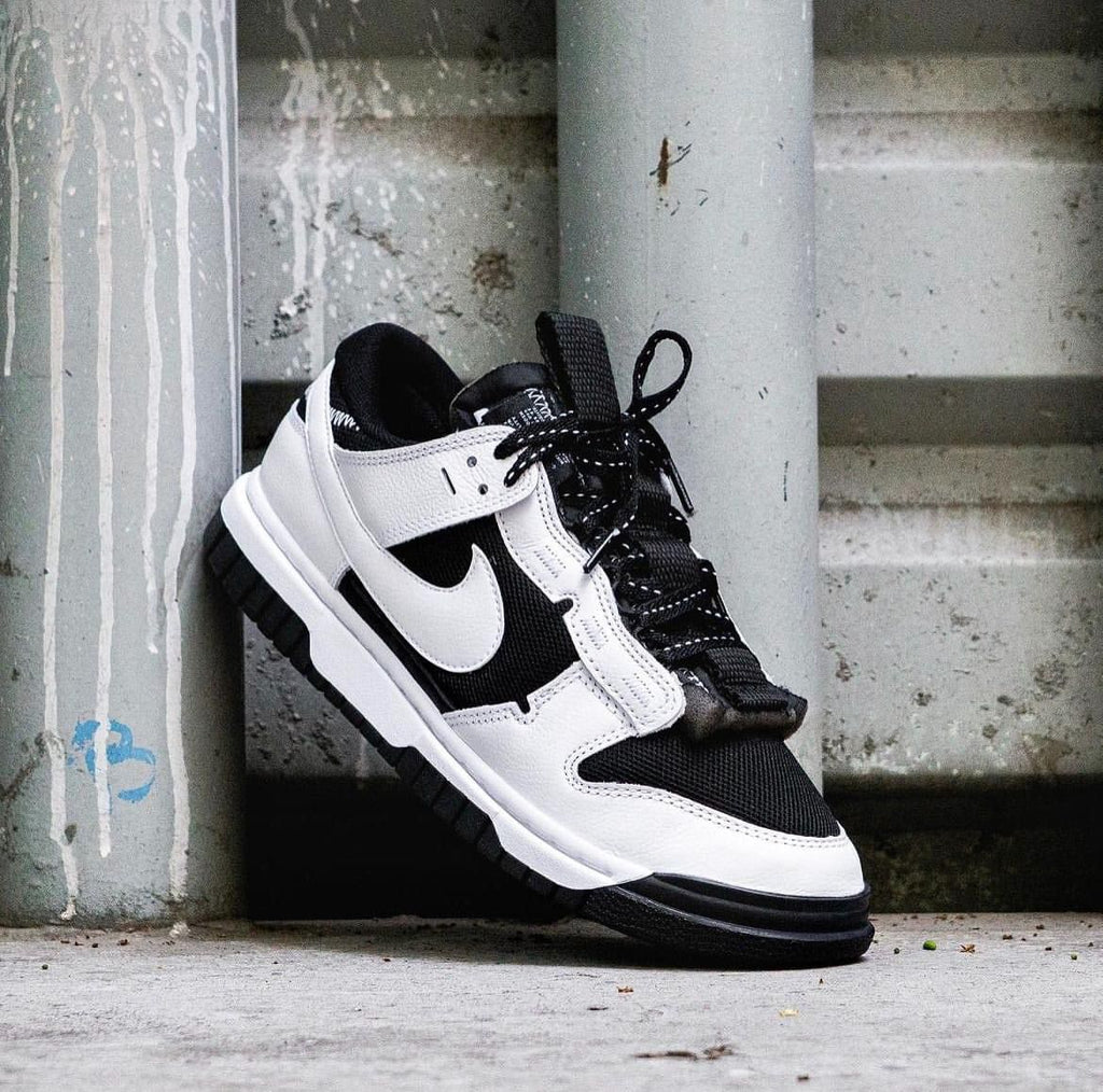 NIKE SB DUNK REVERSE PANDA