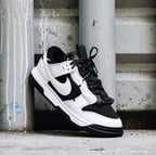 NIKE SB DUNK REVERSE PANDA