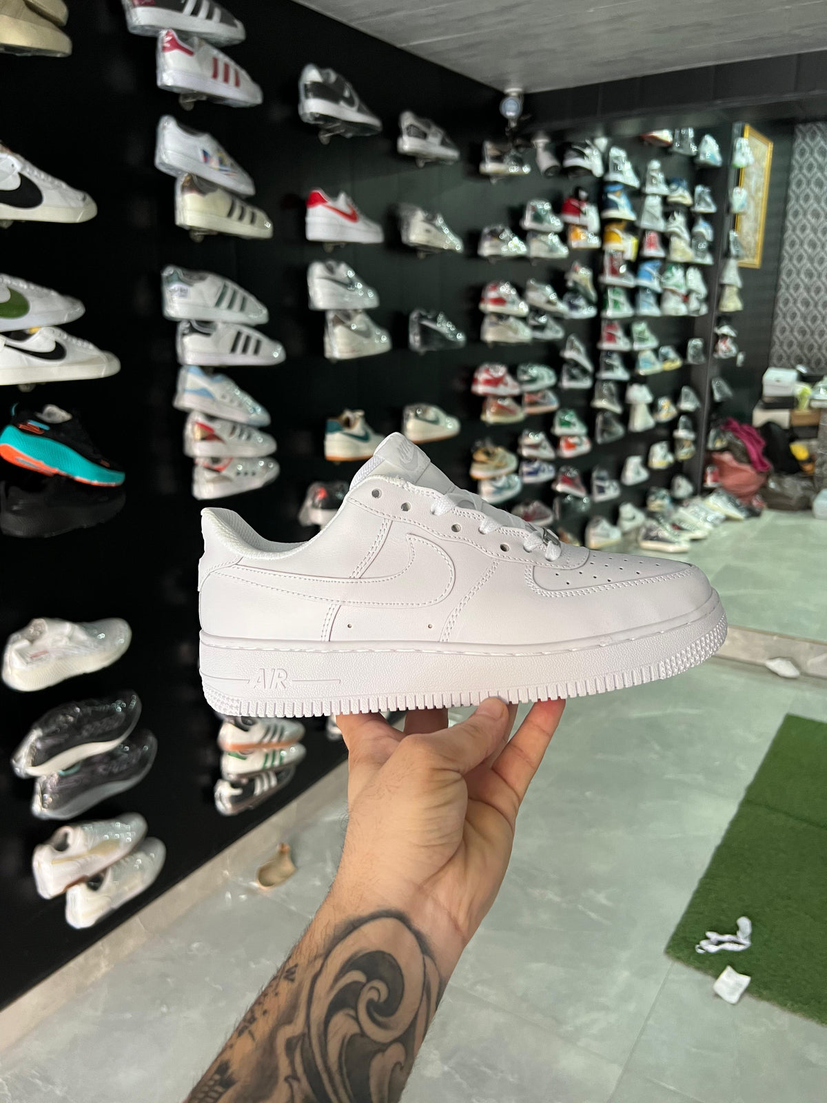 NIKE AIRFORCE 1 TRIPPLE WHITE U.A QUALITY