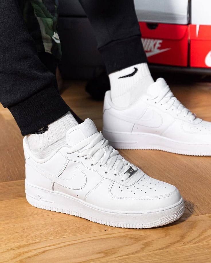 NIKE AIRFORCE 1 TRIPPLE WHITE U.A QUALITY