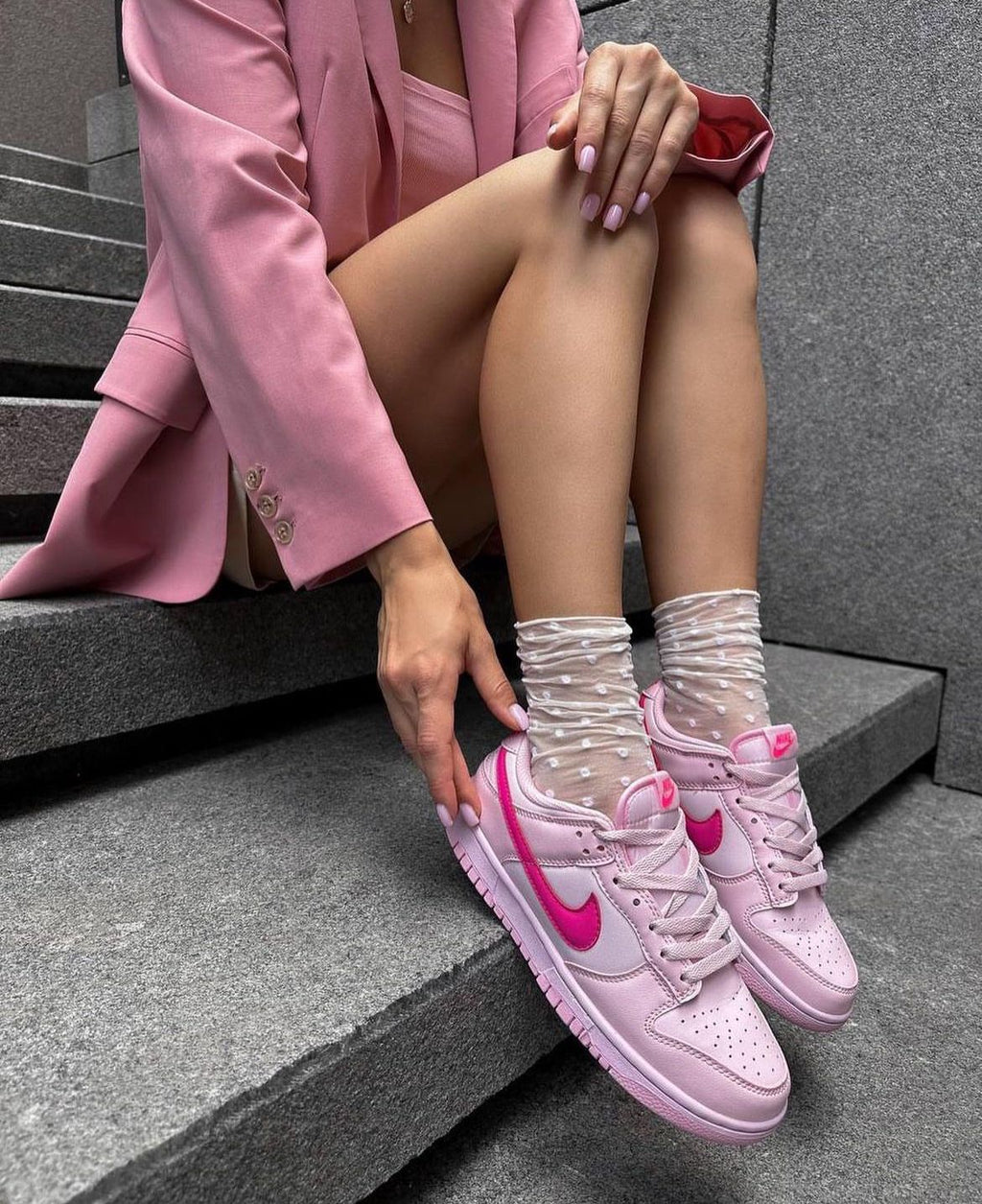 NIKE DUNK LOW TRIPPLE PINK