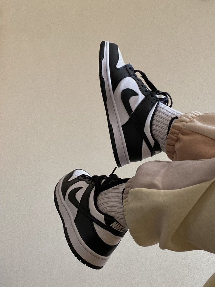 NIKE SB  DUNK PANDA LOW