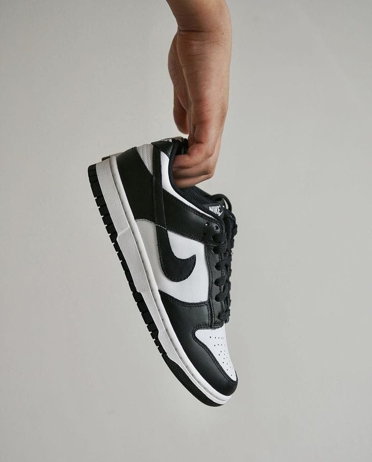 NIKE SB  DUNK PANDA LOW